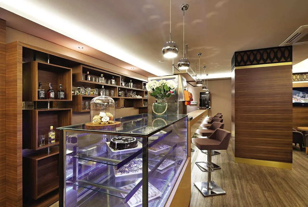 מרמריס Emre Beach & Emre Hotel